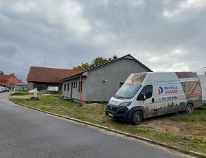 Zateplení stropu rodinného domu pomocí foukané izolace